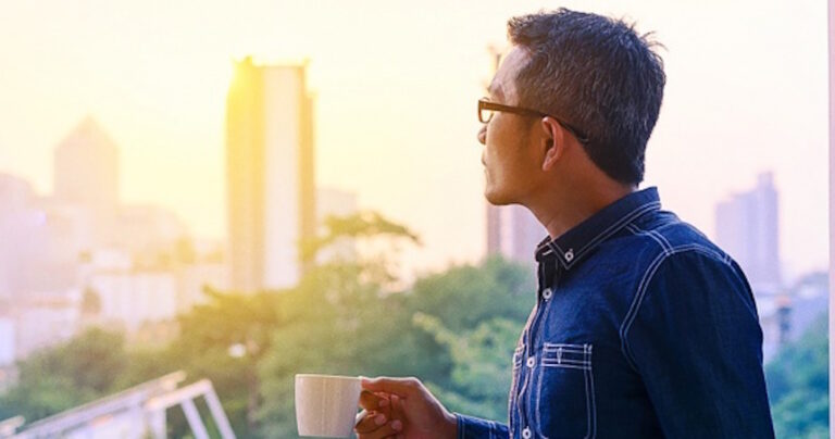 Πώς έμαθα να ξυπνάω νωρίς και να αγαπώ τα πρωινά