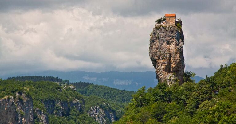 Παράξενες κατοικίες σε όλο τον κόσμο