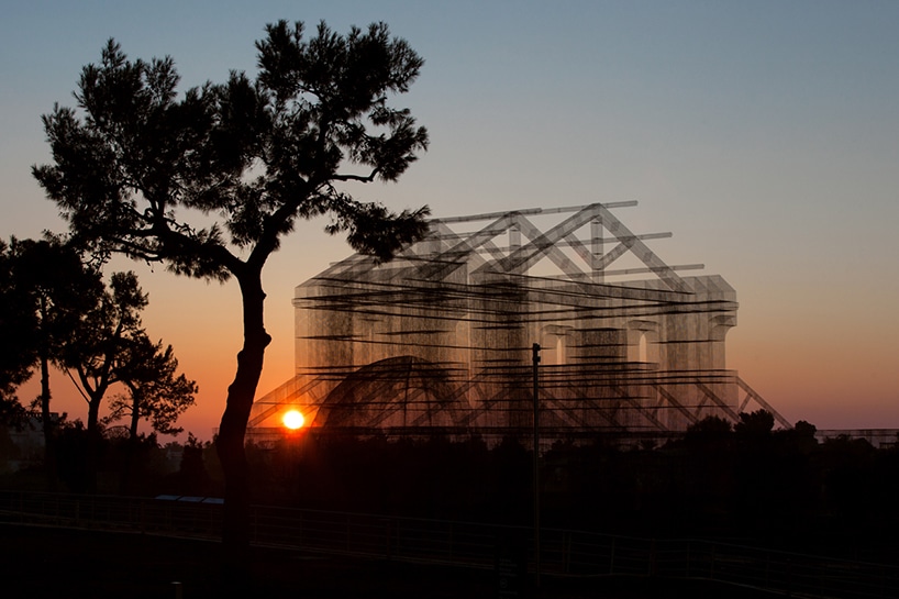 edoardo-tresoldi-wire-mesh-installation-gargano-puglia-designboom-014