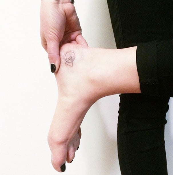 tiny-foot-tattoo-ideas-61-57513964409e3__605