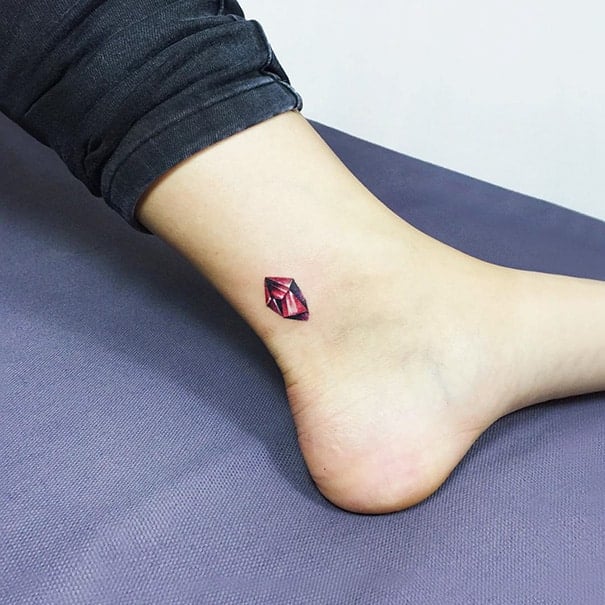 tiny-foot-tattoo-ideas-48-57503418c4c85__605