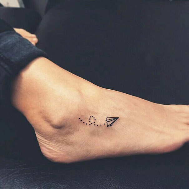 tiny-foot-tattoo-ideas-4-57501574965fa__605