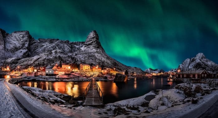 Σε αυτή τη πόλη της Νορβηγίας συμβαίνει κάτι μαγικό μόλις πέσει το σκοτάδι