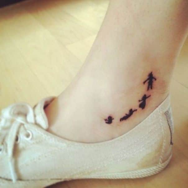 tiny-foot-tattoo-ideas-97-57515492d3002__605