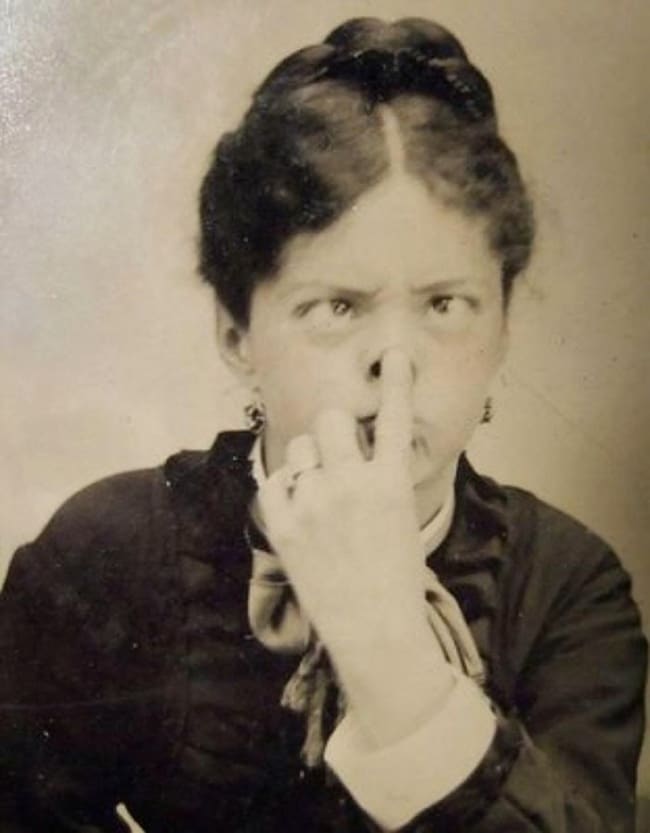 2653755-funny-victorian-era-photos-silly-vintage-photography-9-575132ee985f9__700-650-1466756268
