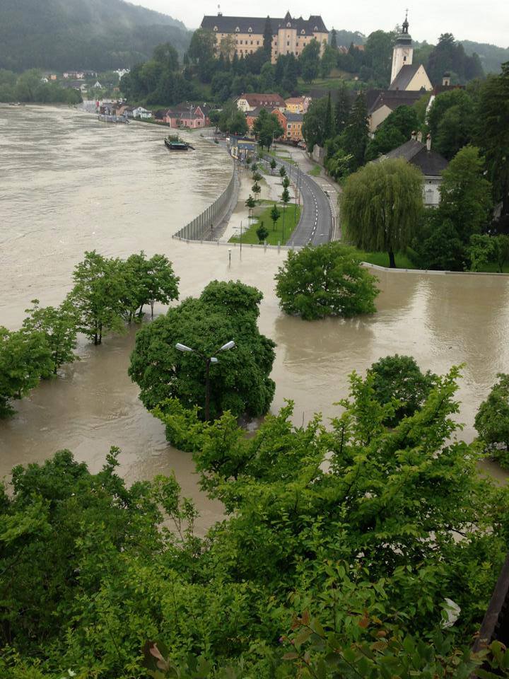 Machlanddamm-flood-wall-austria