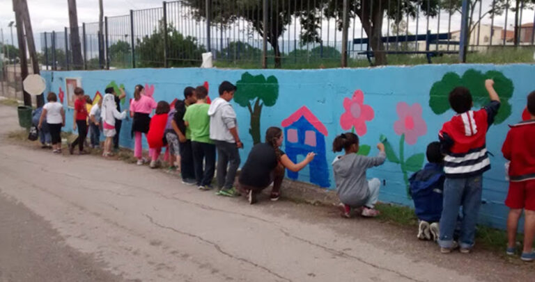Ποια είναι τα Ελληνόπουλα και ποια τα προσφυγόπουλα.