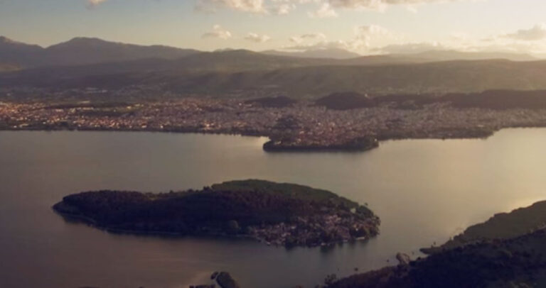 Η ομορφιές της Ηπείρου μέσα από ένα εντυπωσιακό κινηματογραφικό εναέριο βίντεο.