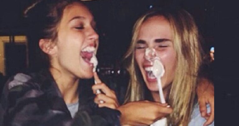 Φίλος είναι αυτός που δε θα χαθεί ακόμα κι αν αλλάξει ήπειρο.