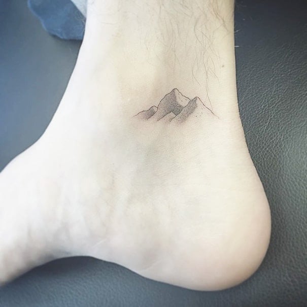 tiny-foot-tattoo-ideas-58-57512b450f0a7__605