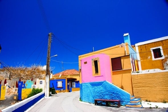 Το χωριό στη Ρόδο με τα πολύχρωμα σπιτάκια! Μια σύγχρονη παραμυθένια πολιτεία!