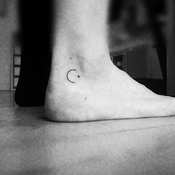tiny-foot-tattoo-ideas-65-57513c4193ee9__605
