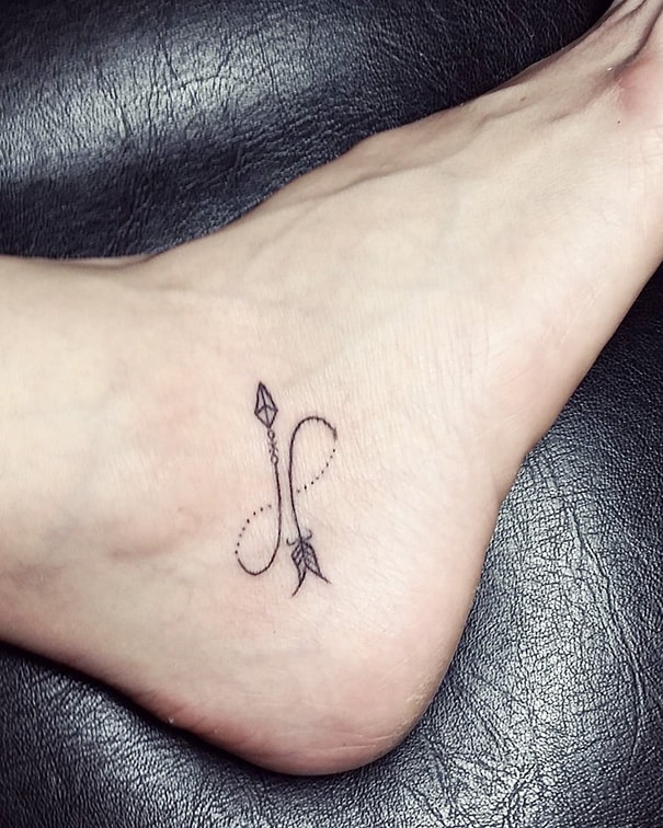 tiny-foot-tattoo-ideas-25-575015aa97e95__605
