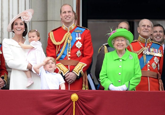 queen-scolds-prince-williams-tell-off-funny-gif-2