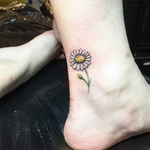 tiny-foot-tattoo-ideas-63-57513b9e00a6c__605