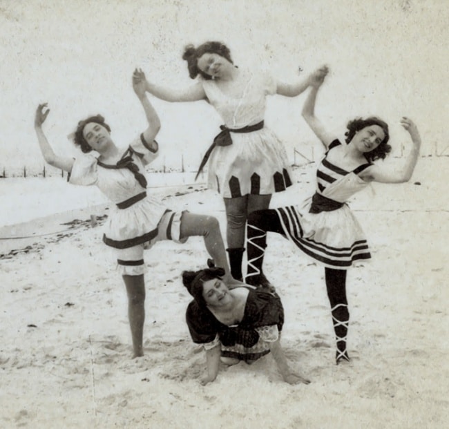 2653205-funny-victorian-era-photos-silly-vintage-photography-1-575124eed457b__700-650-1466756268