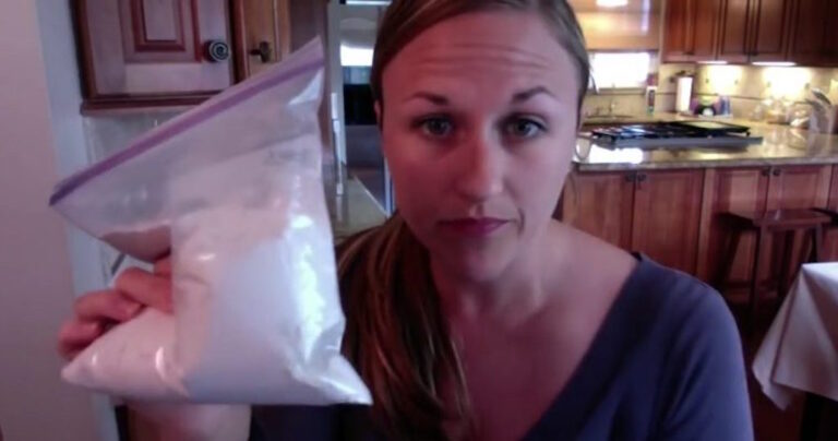 Διώξτε τους ψύλλους και τα τσιμπούρια με αυτήν την φυσική συνταγή