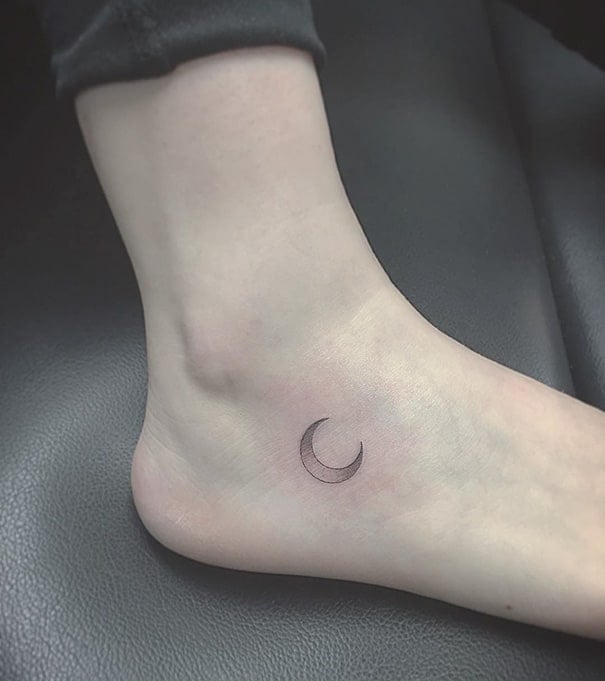 tiny-foot-tattoo-ideas-57-57512a35c3784__605