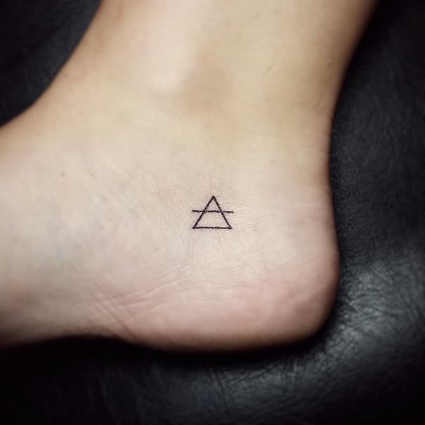 tiny-foot-tattoo-ideas-24-575015a8480fd__605