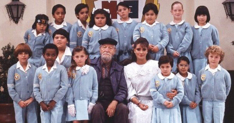 6 σειρές που γυρίζαμε τρέχοντας από το σχολείο για να δούμε στην τηλεόραση