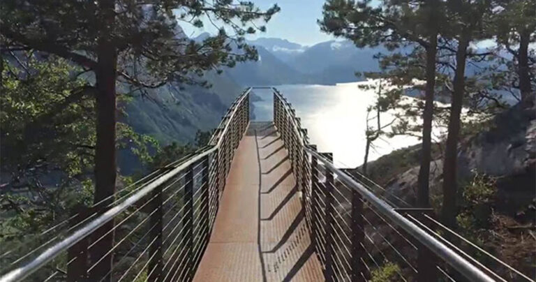 Ταξιδιώτης στη Νορβηγία αντίκρισε αυτό το θέαμα όταν βγήκε για περίπατο