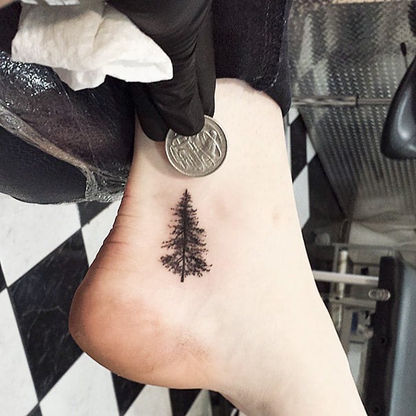 tiny-foot-tattoo-ideas-67-57513d31d0bd9__605