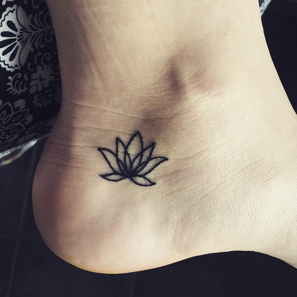 tiny-foot-tattoo-ideas-46-575033121f89e__605