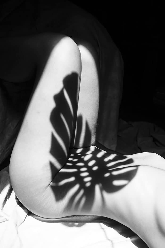 black-and-white-shadow-photography-emilio-jimenez-12-576bc8f1d0e28__700