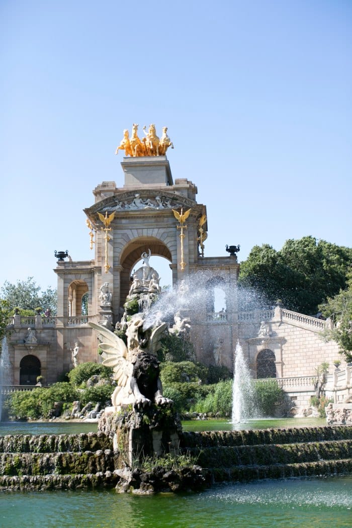 Τα 10 πιο όμορφα έργα του Αντόνι Γκαουντί που μαγεύουν ποιον επισκέπτεται τη Βαρκελώνη 