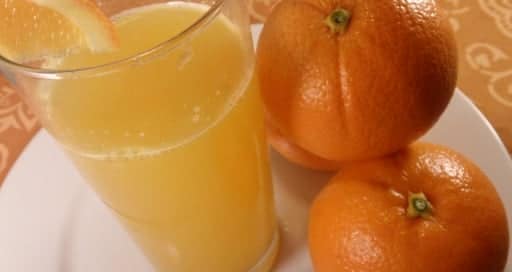 1326730892freshly-squeezed-orange-juice-2