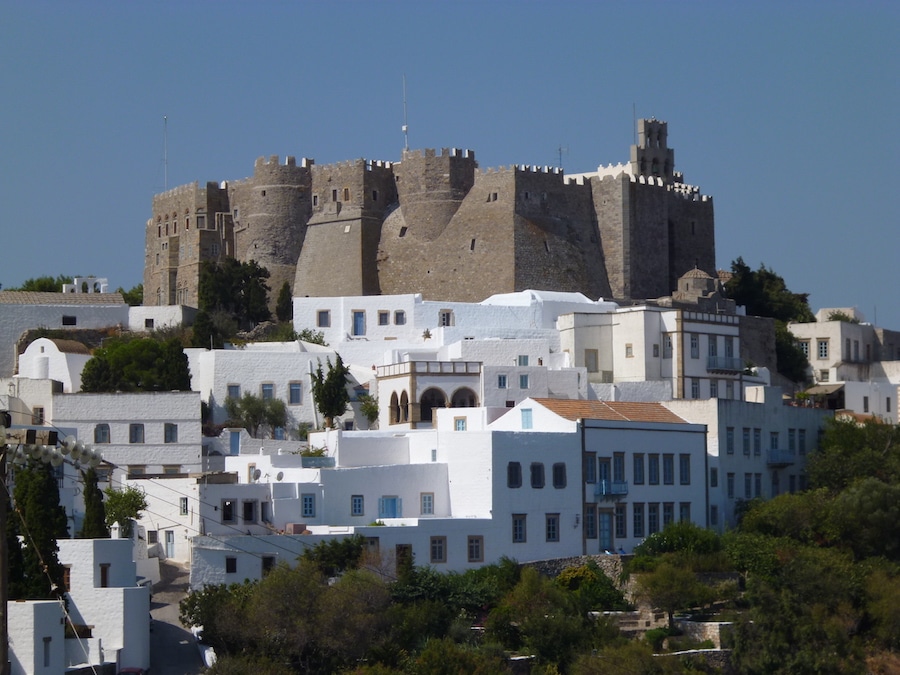 Chora_di_Patmos_con_il_Monastero_di_San_Giovanni_-il_teologo-