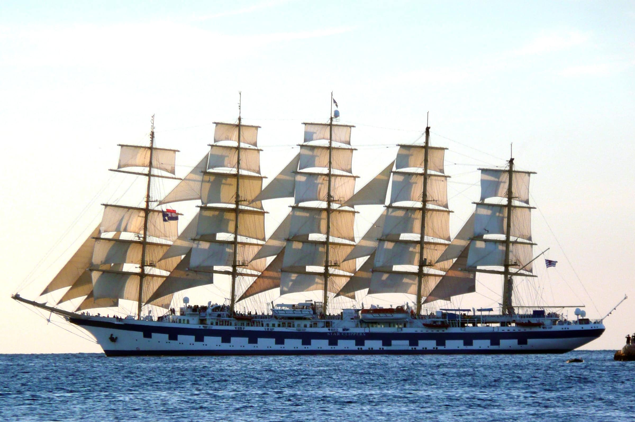 Royal_Clipper_vor_Rovinj_02