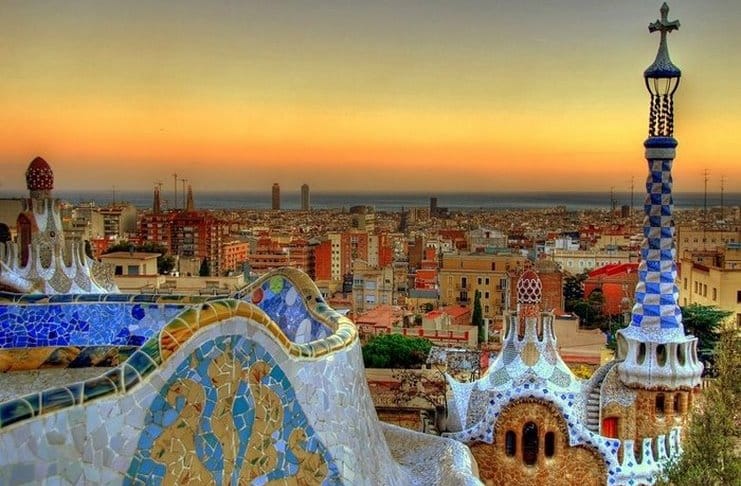 Τα 10 πιο όμορφα έργα του Αντόνι Γκαουντί που μαγεύουν ποιον επισκέπτεται τη Βαρκελώνη 