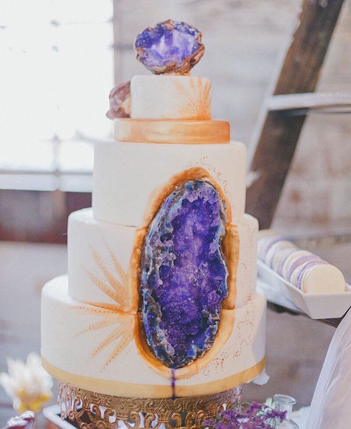 amethyst-geode-wedding-cake-trend-2-57833e0c64b56__700