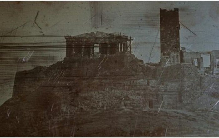 Akropolis-1842-Josepf-Filibert-Girault-de-Prangey-700x442