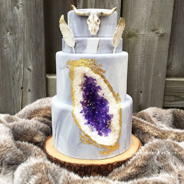 amethyst-geode-wedding-cake-trend-7-57833e16a118f__700