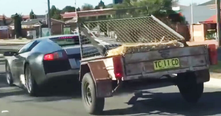 Λαμποργκίνι σέρνει καρότσα με κατσίκες σε ένα βίντεο που έκανε όλο το διαδίκτυο να απορεί.