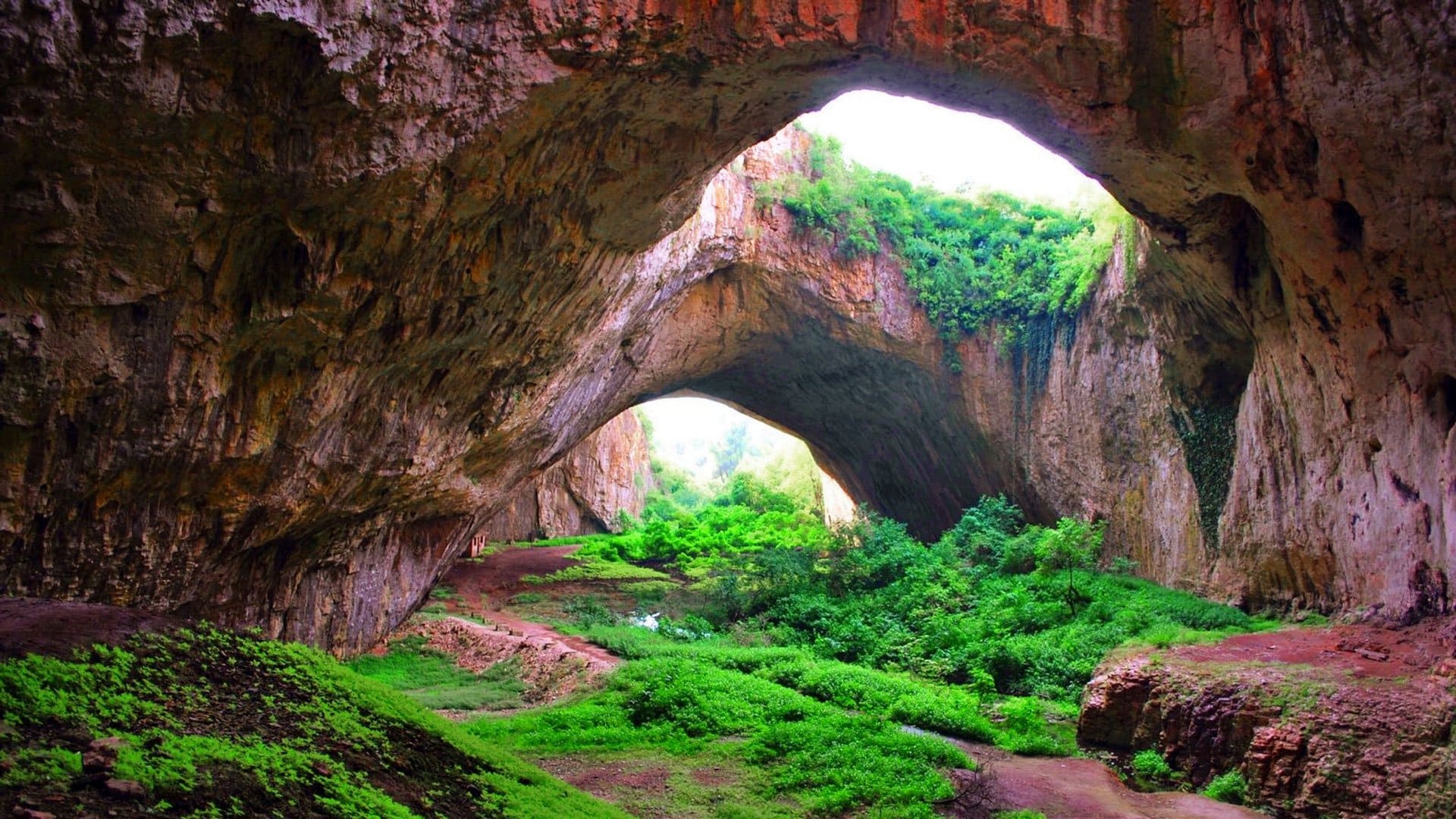 Melissani-cave-picture