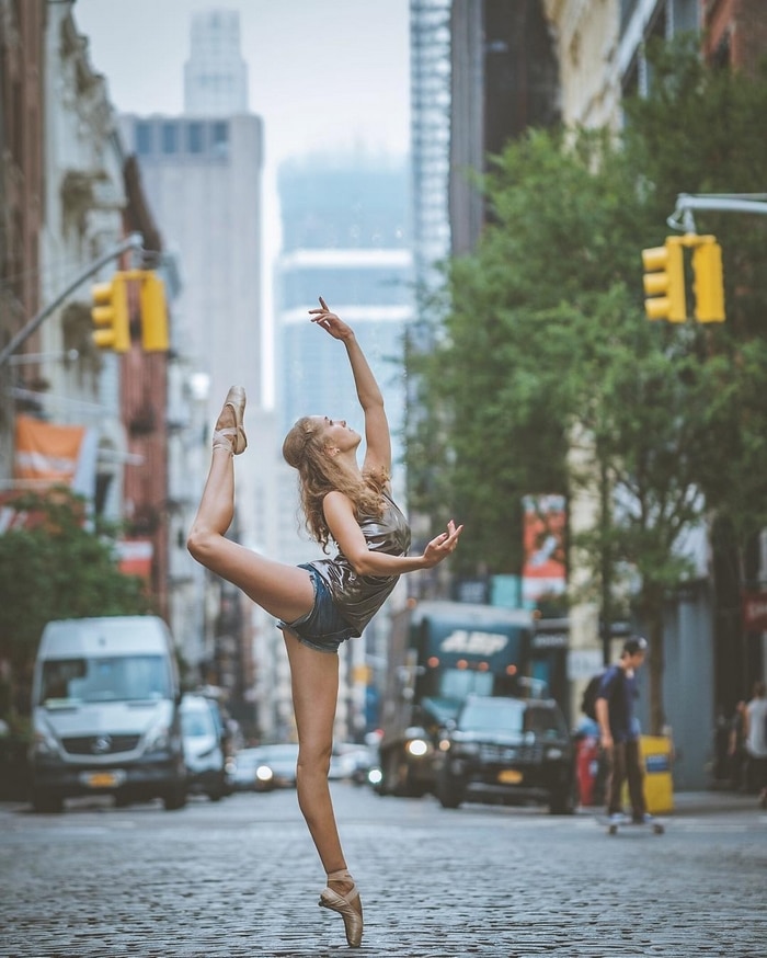 urban-ballet-dancers-new-york-streets-omar-robles-10-57b30e341de4b__700