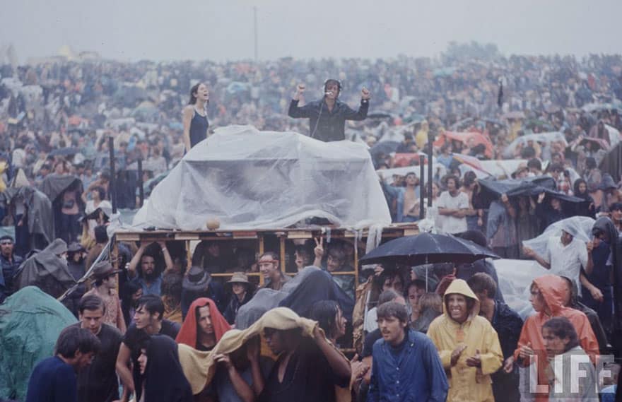 1969-woodstock-music-festival-hippies-bill-eppridge-john-dominis-28-57bc2fcbca768__880