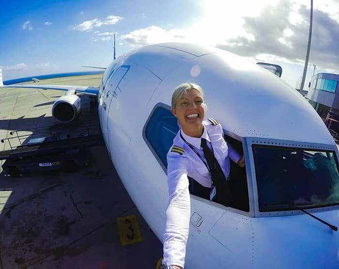 woman-pilot-yoga-maria-pettersson31