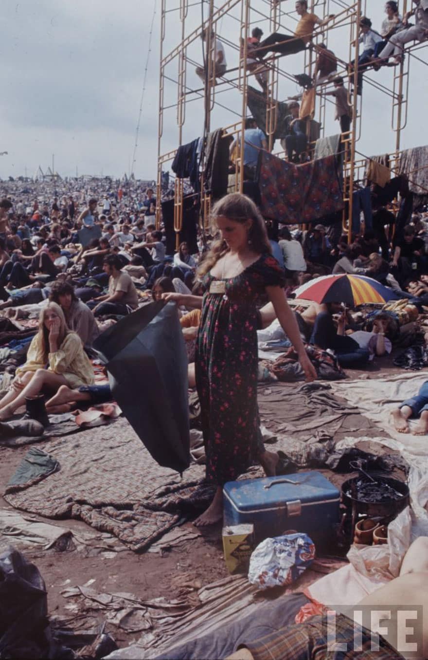 1969-woodstock-music-festival-hippies-bill-eppridge-john-dominis-1-57bc2f9229af1__880