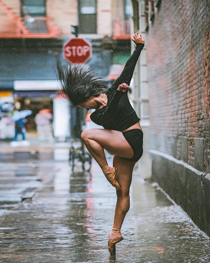 urban-ballet-dancers-new-york-streets-omar-robles-96-57b30fa38f8be__700