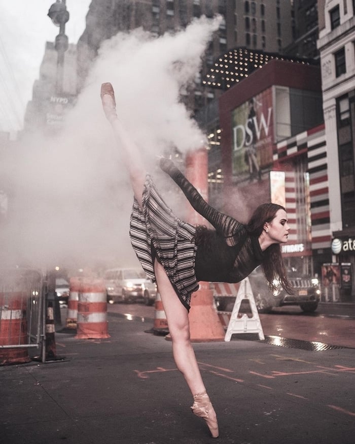 urban-ballet-dancers-new-york-streets-omar-robles-43-57b30ebc5e59d__700