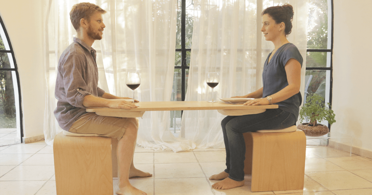 Αυτό το τραπέζι είναι σχεδιασμένο για να μην σηκώνεστε από την ώρα του φαγητού.