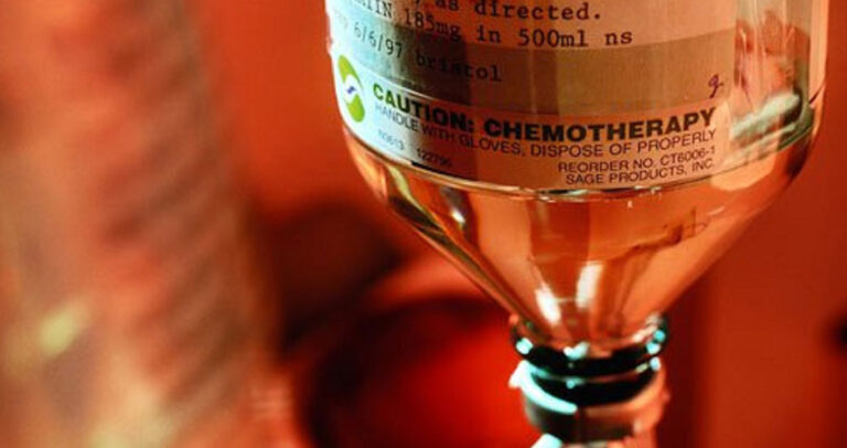 Η θανατηφόρα απάτη της χημειοθεραπείας.