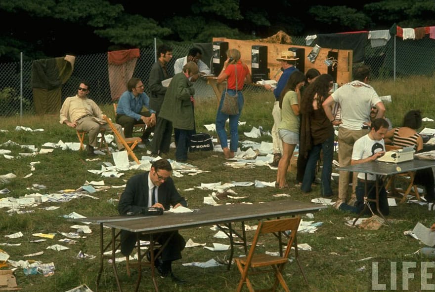 1969-woodstock-music-festival-hippies-bill-eppridge-john-dominis-110-57bc31164188d__880