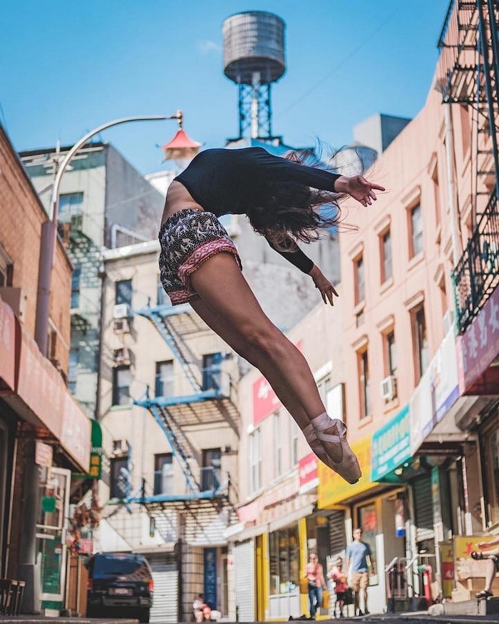 urban-ballet-dancers-new-york-streets-omar-robles-104-57b30fbf16884__700