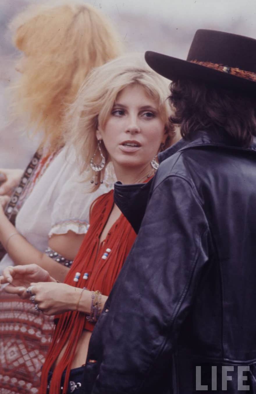 1969-woodstock-music-festival-hippies-bill-eppridge-john-dominis-77-57bc305d2d564__880