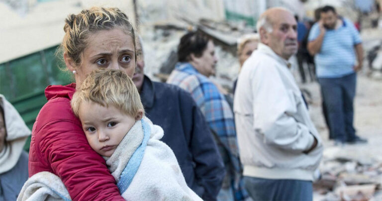Αυτό το γενναίο κορίτσι πέθανε προστατεύοντας την αδερφή στον πρόσφατο σεισμό της Ιταλίας.